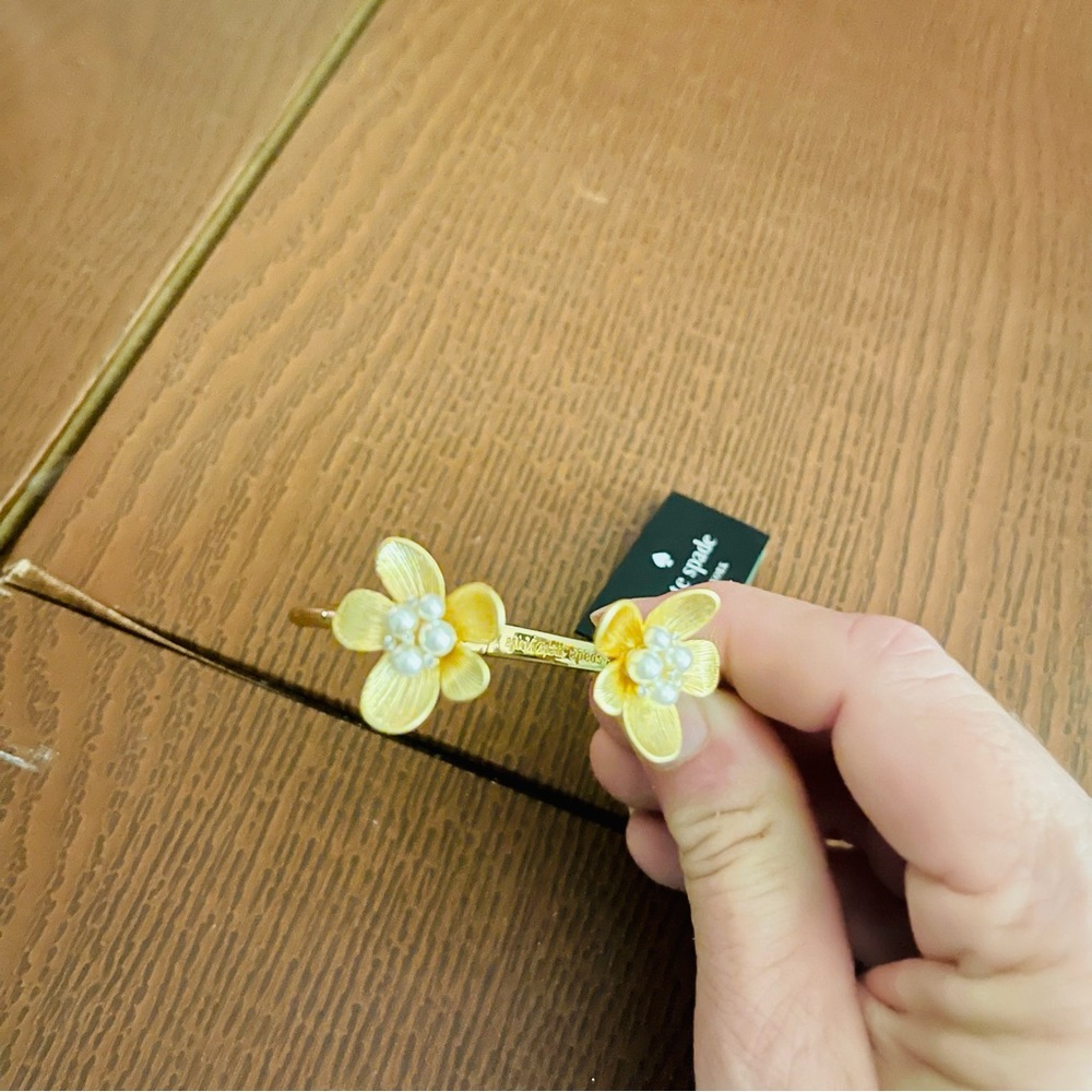 kate spade-SET”Garden Party” Gold Floral and Pearl Necklace and Bracelet - Picture 9 of 10